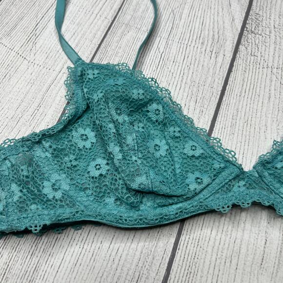 Victoria's Secret Teal Aqua Lace Lightly Lined Bralette Sz Medium Bra No Padding - Picture 3 of 8